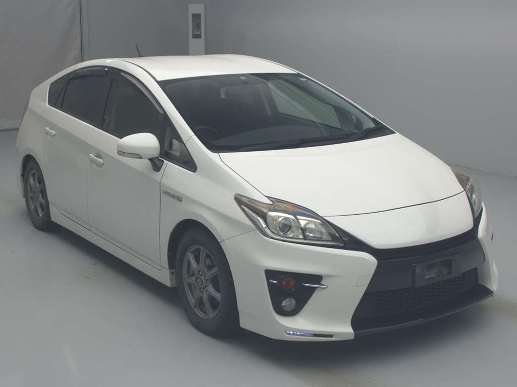 2014 Toyota Prius ZVW30[2]