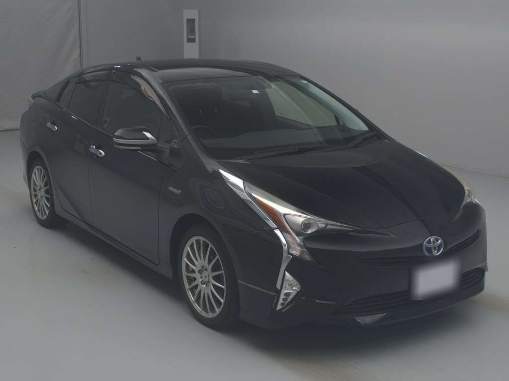 2016 Toyota Prius ZVW50[2]