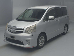 2011 Toyota Noah