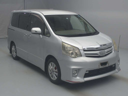 2011 Toyota Noah