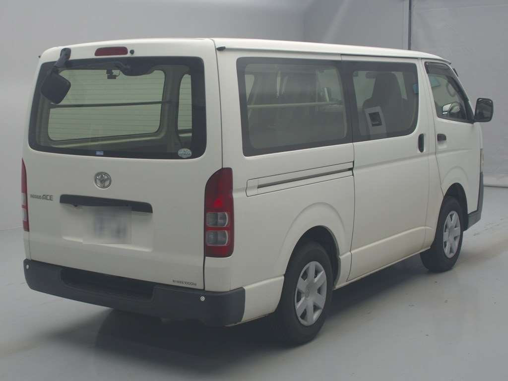 2013 Toyota Regiusace Van KDH206V[1]