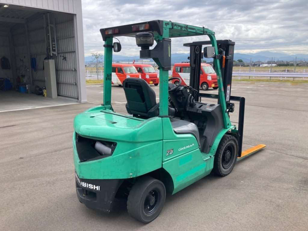 2011 Others Forklift FD25T[1]