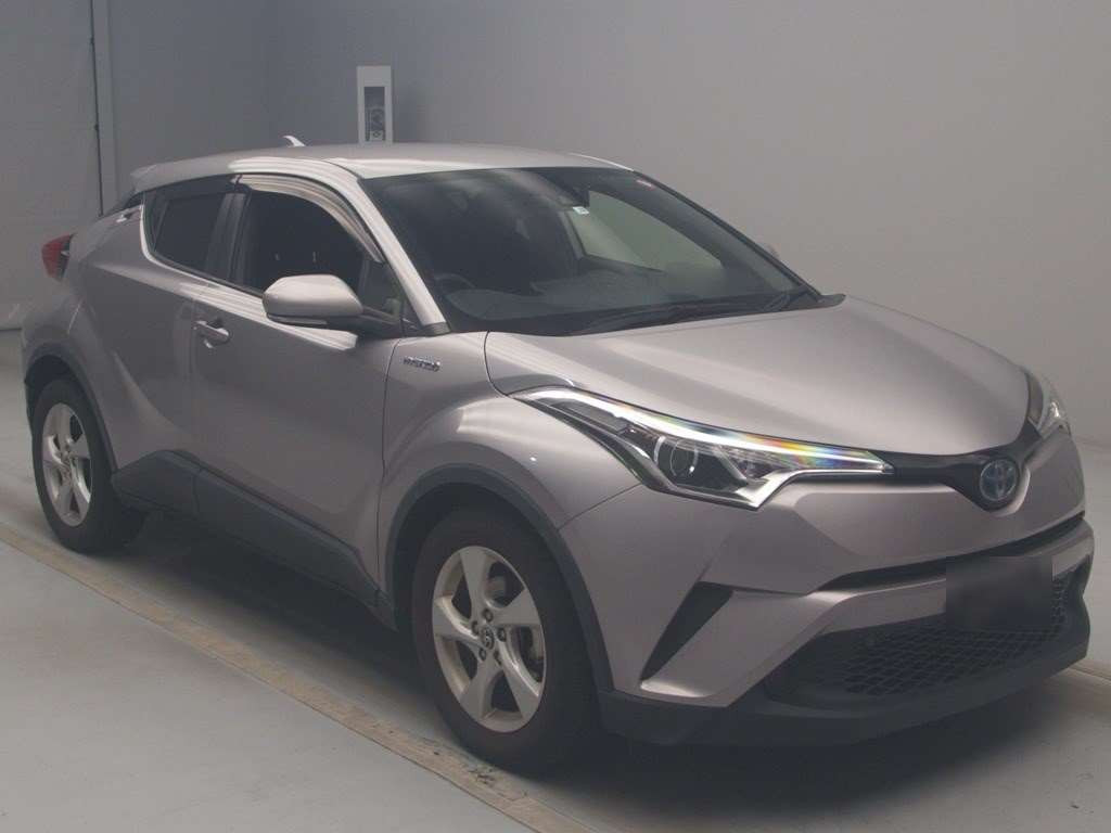 2019 Toyota C-HR ZYX10[2]