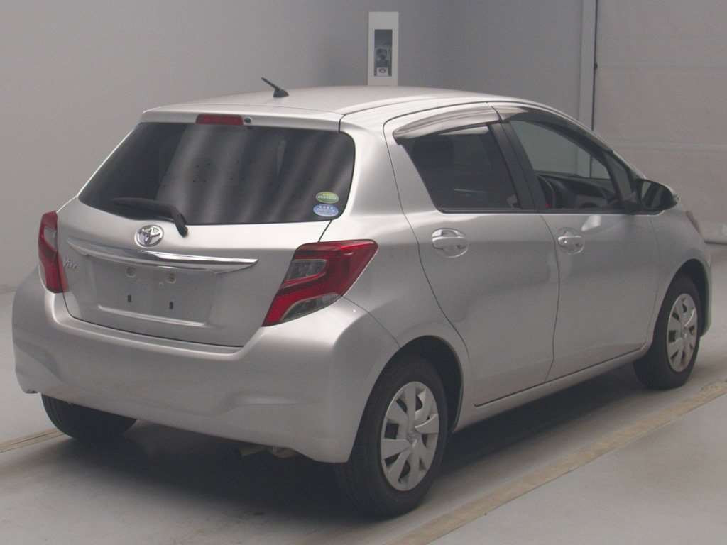 2015 Toyota Vitz KSP130[1]