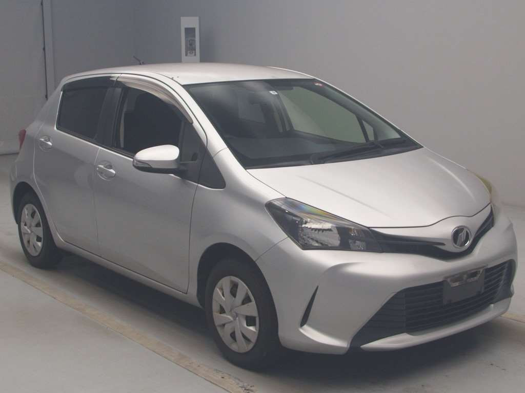 2015 Toyota Vitz KSP130[2]