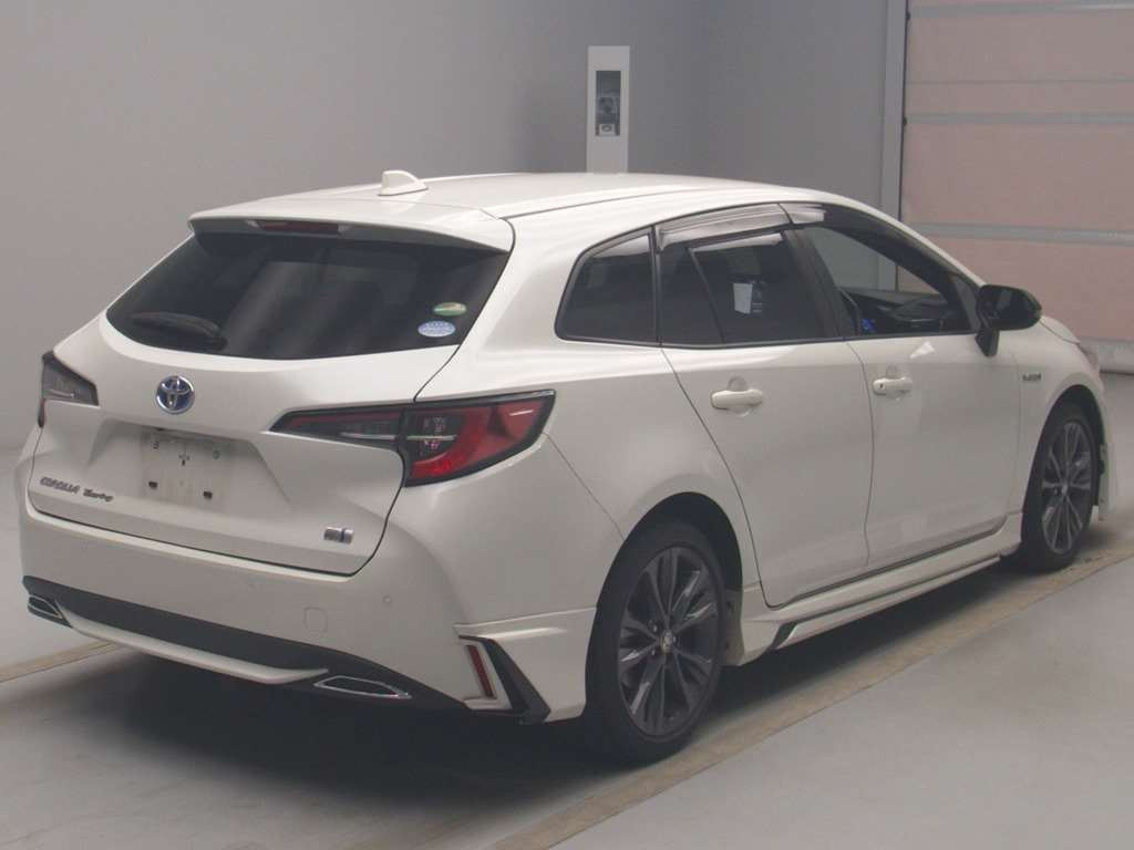 2020 Toyota Corolla Touring Wagon ZWE211W[1]