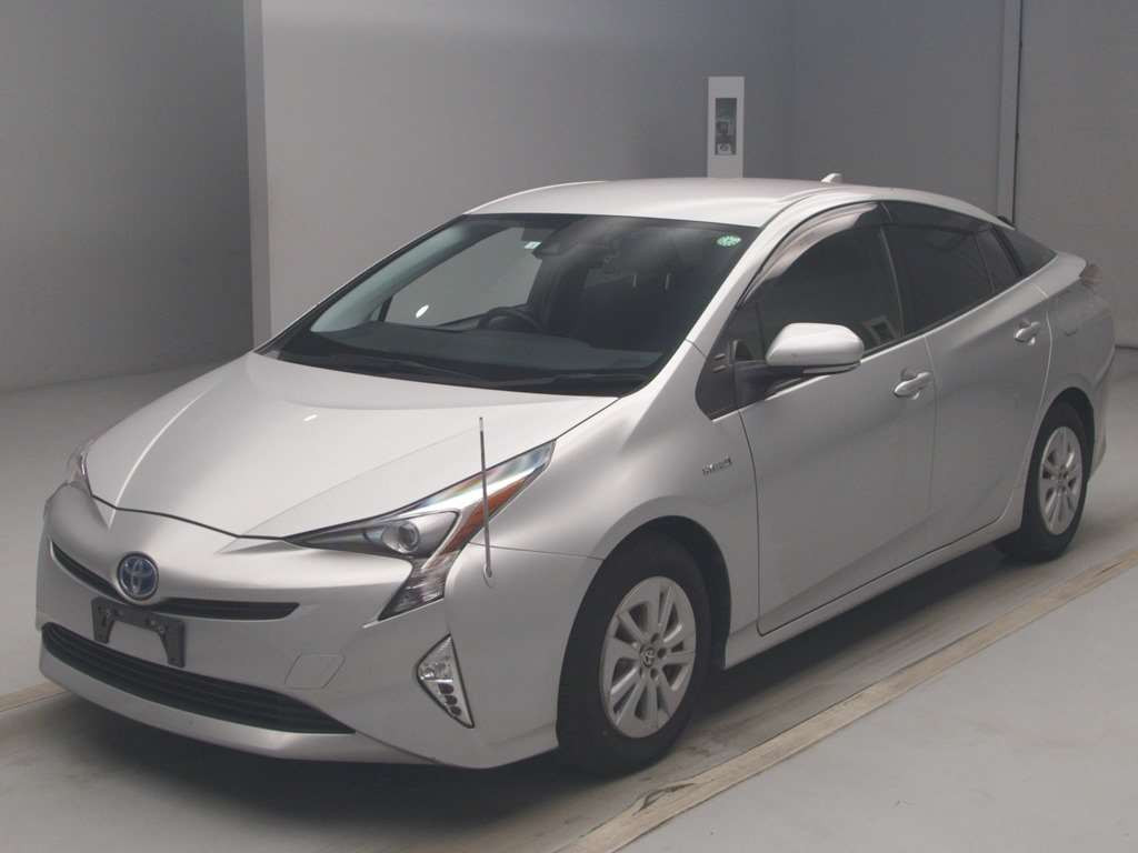 2016 Toyota Prius ZVW50[0]