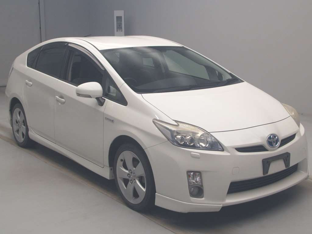 2011 Toyota Prius ZVW30[2]