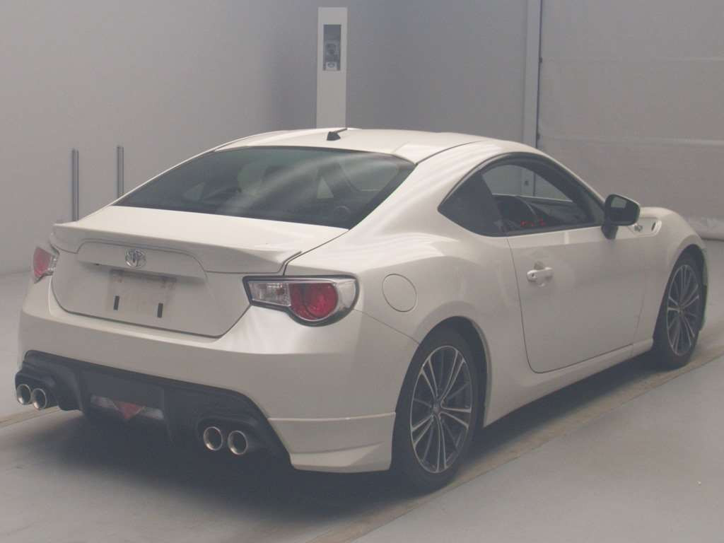 2013 Toyota 86 ZN6[1]