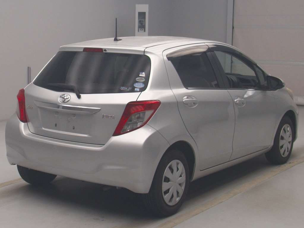 2012 Toyota Vitz NSP130[1]