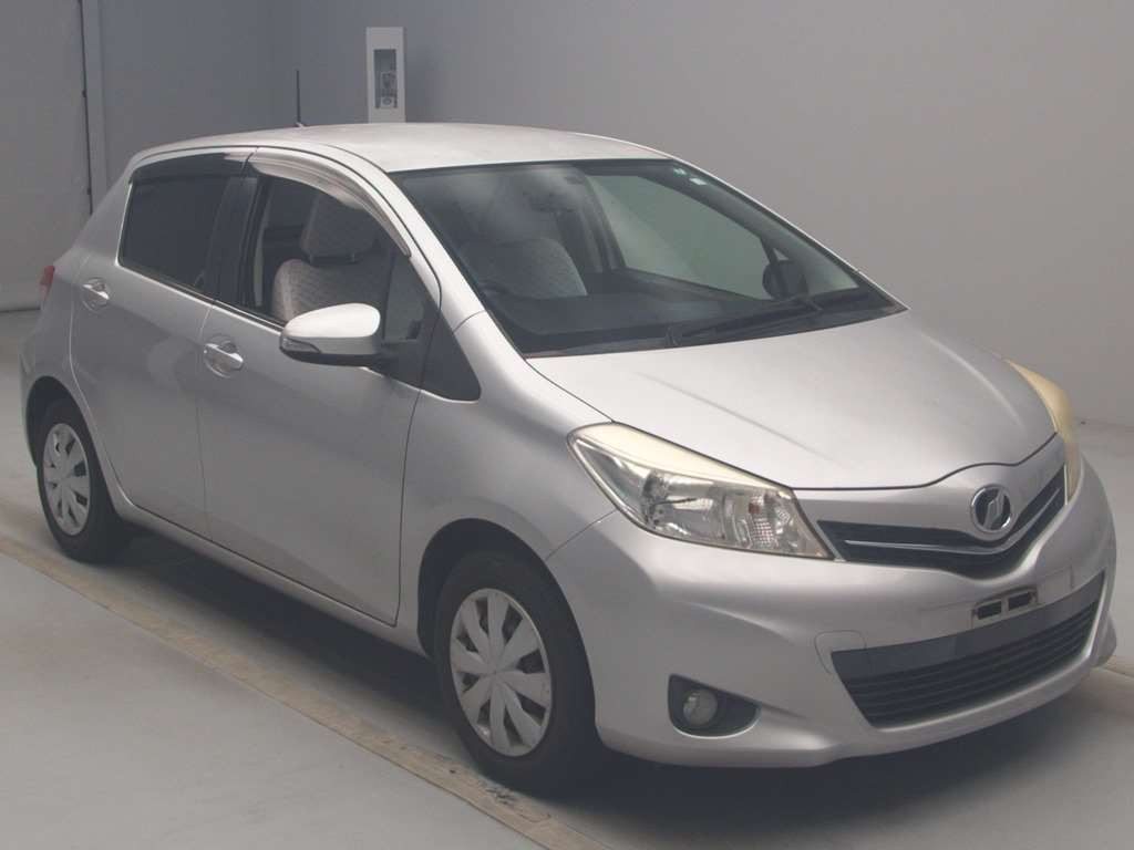 2012 Toyota Vitz NSP130[2]