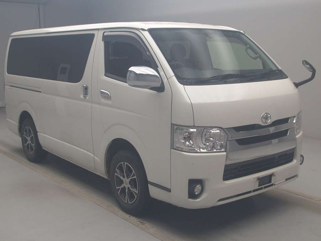 2017 Toyota Hiace Van TRH200V[2]