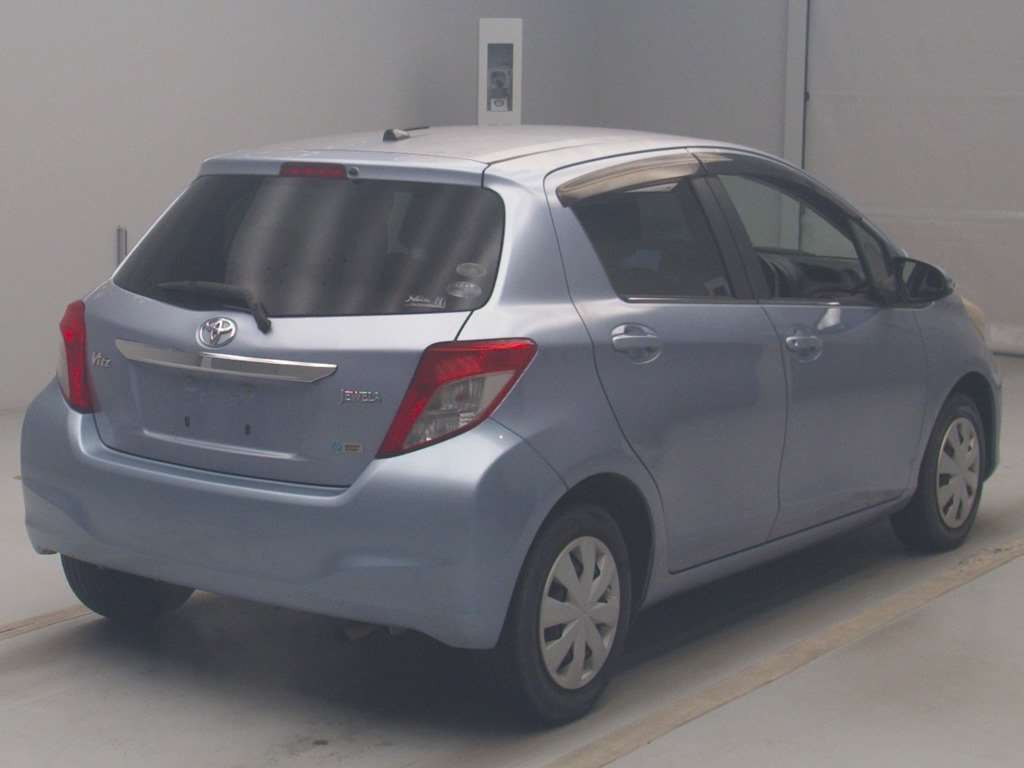 2011 Toyota Vitz NSP130[1]