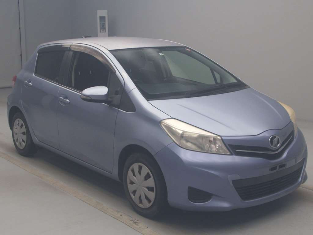 2011 Toyota Vitz NSP130[2]