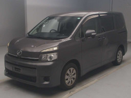 2013 Toyota Voxy