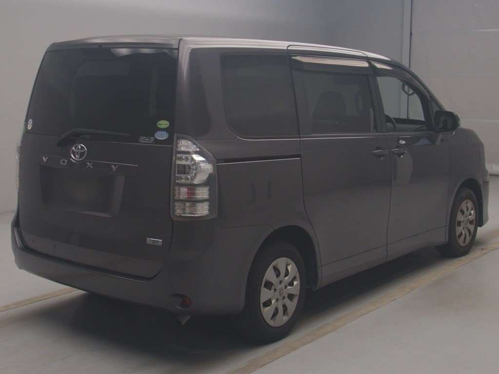 2013 Toyota Voxy ZRR70G[1]