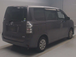 2013 Toyota Voxy