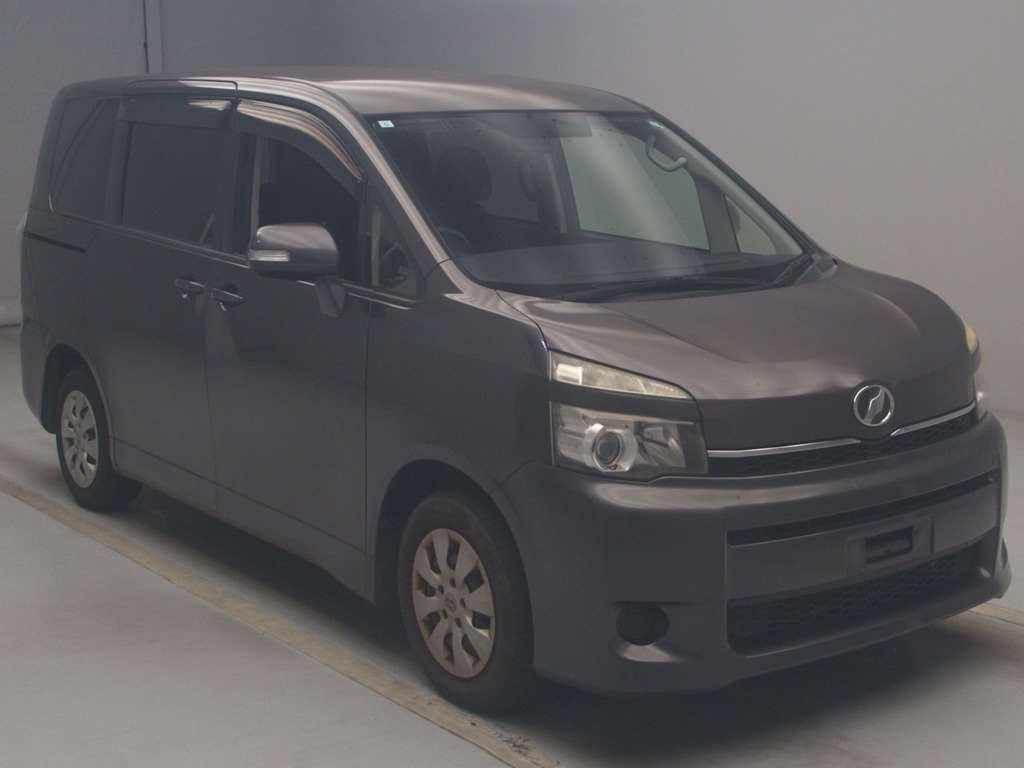 2013 Toyota Voxy ZRR70G[2]