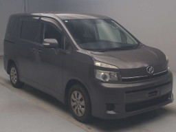 2013 Toyota Voxy