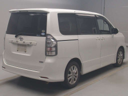 2010 Toyota Voxy