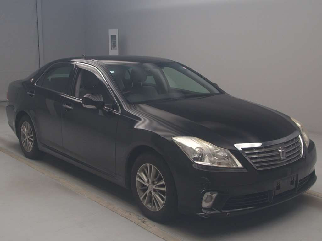 2010 Toyota Crown GRS200[2]