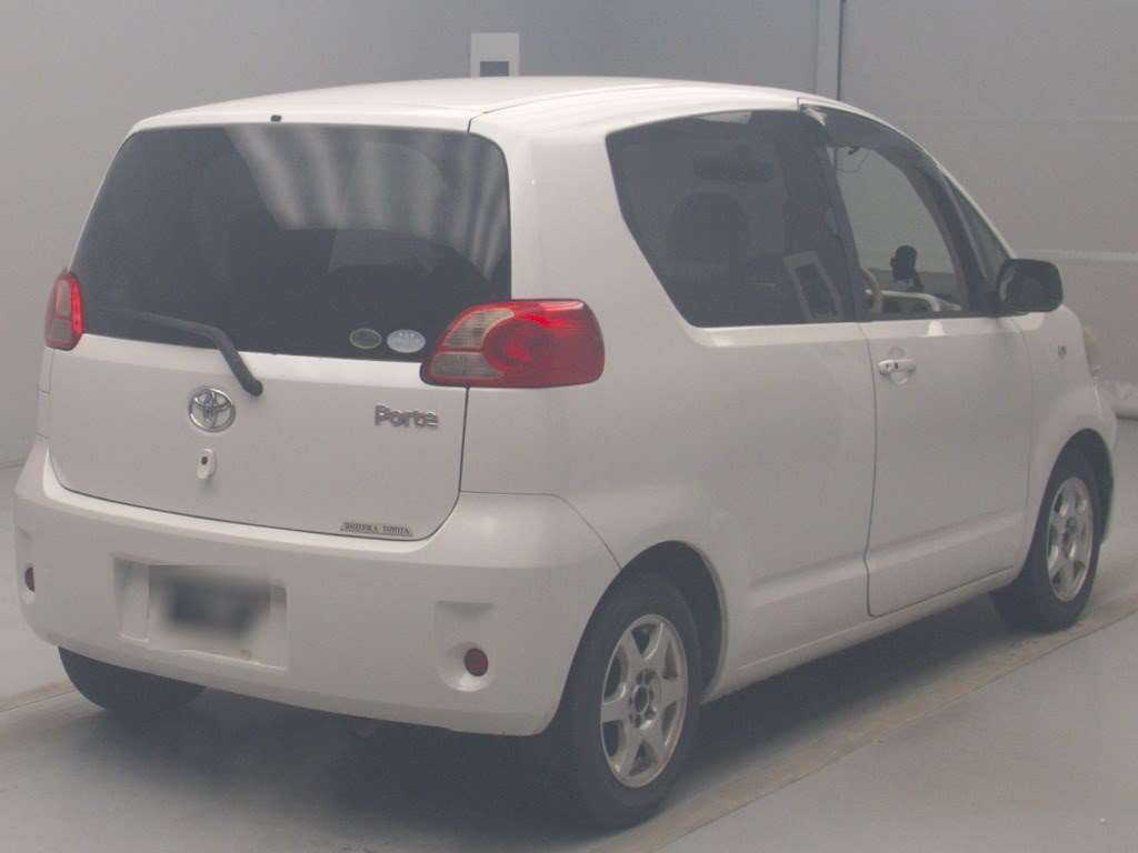 2006 Toyota Porte NNP10[1]