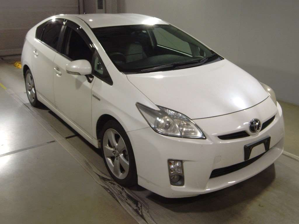 2011 Toyota Prius ZVW30[2]