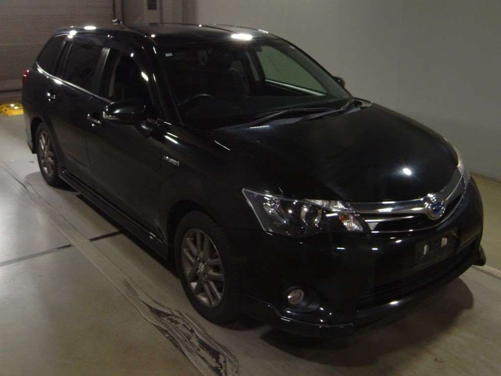 2014 Toyota Corolla Fielder NKE165G[2]