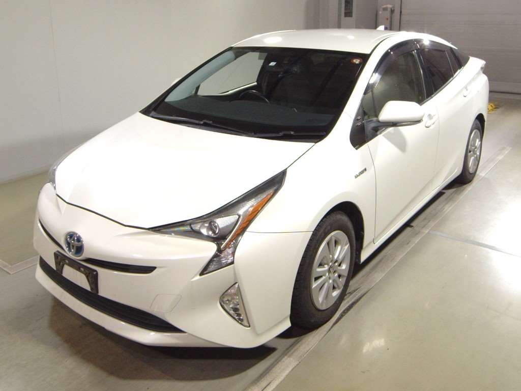 2016 Toyota Prius ZVW50[0]