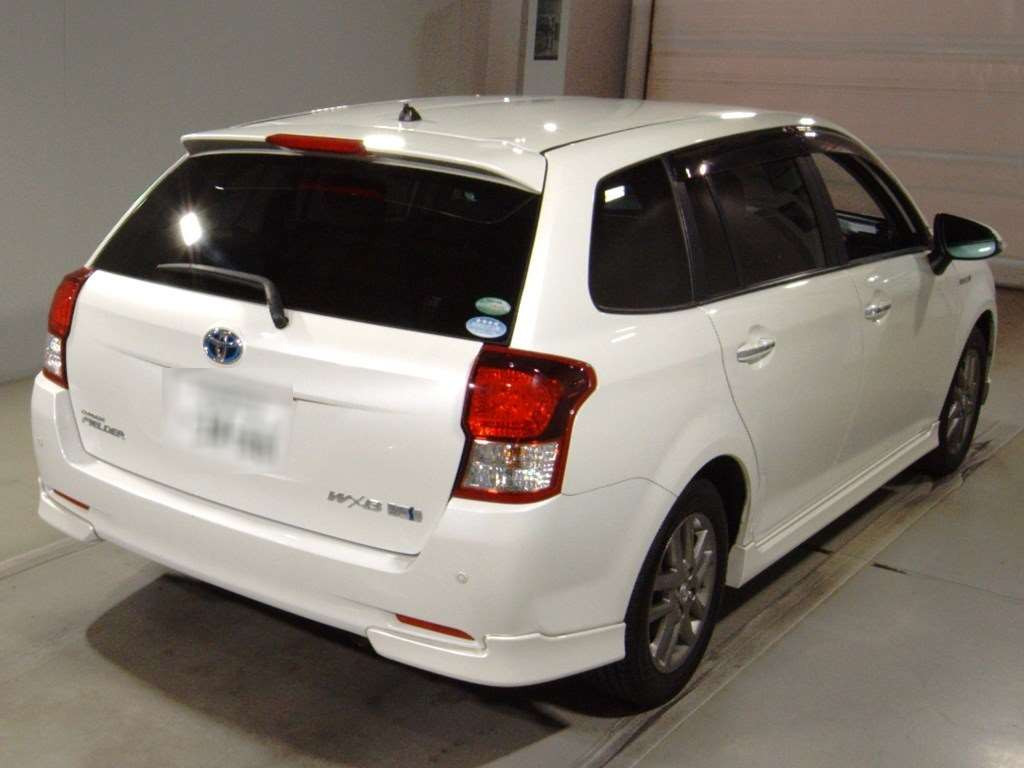 2014 Toyota Corolla Fielder NKE165G[1]