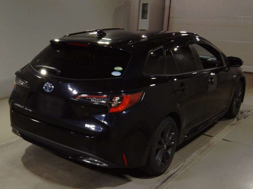 2019 Toyota Corolla Touring Wagon ZWE214W[1]