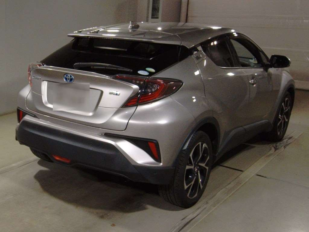 2018 Toyota C-HR ZYX10[1]