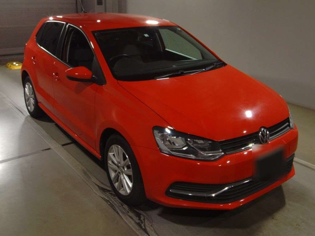 2016 Volkswagen Polo 6RCJZ[2]