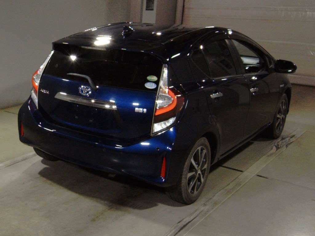 2019 Toyota Aqua NHP10[1]