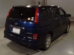 2004 Toyota Isis