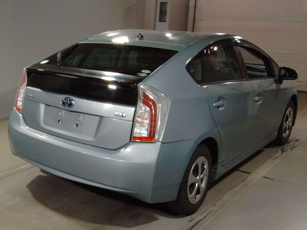 2012 Toyota Prius ZVW30[1]