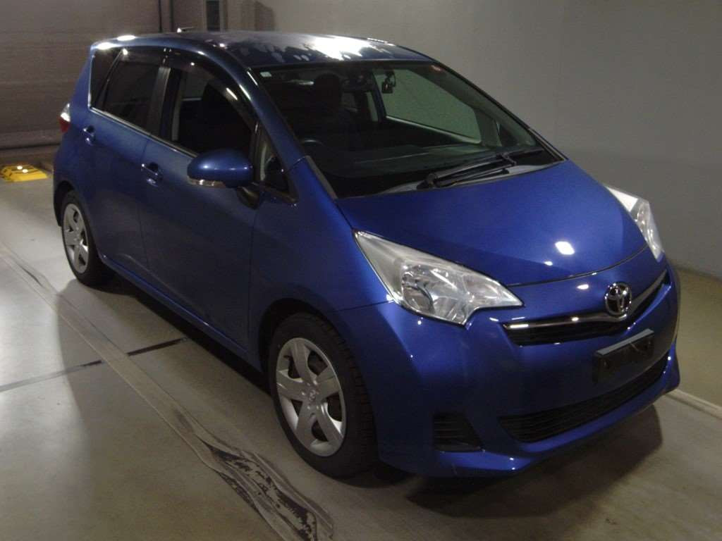 2010 Toyota Ractis NSP120[2]