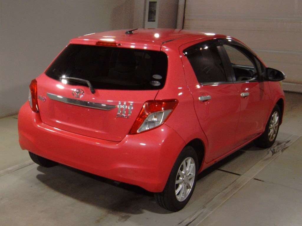 2011 Toyota Vitz KSP130[1]