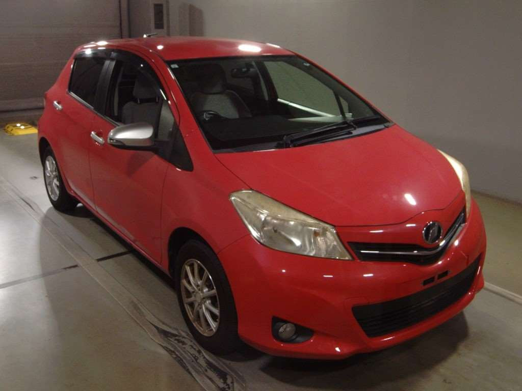 2011 Toyota Vitz KSP130[2]