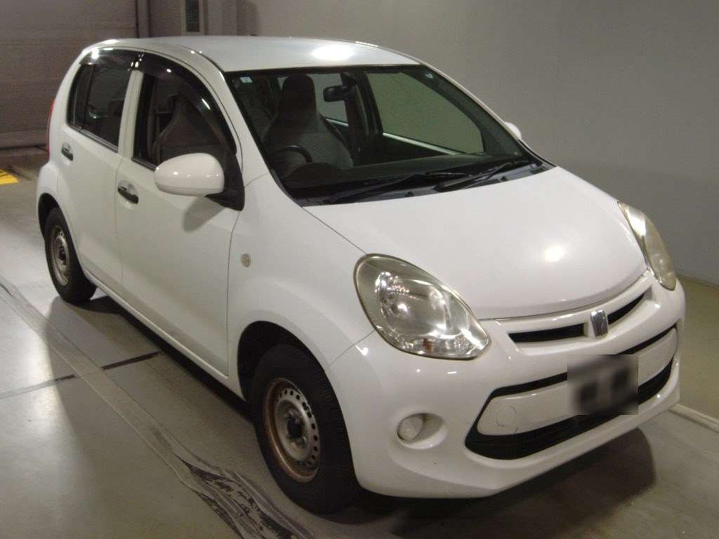 2015 Toyota Passo KGC30[2]