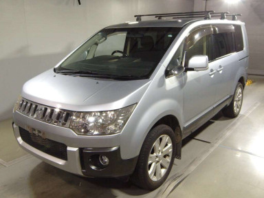 2013 Mitsubishi Delica D5