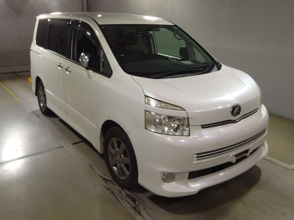 2009 Toyota Voxy ZRR70W[2]