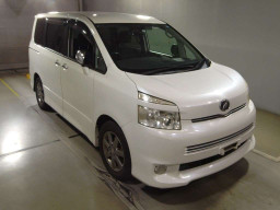 2009 Toyota Voxy