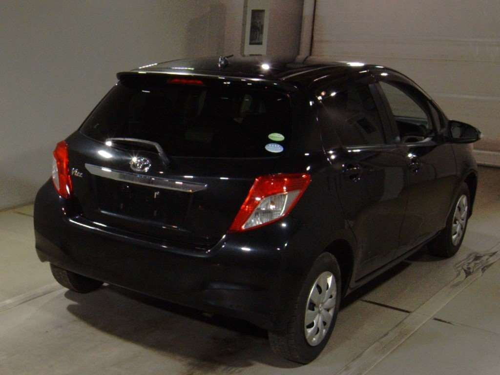 2013 Toyota Vitz KSP130[1]