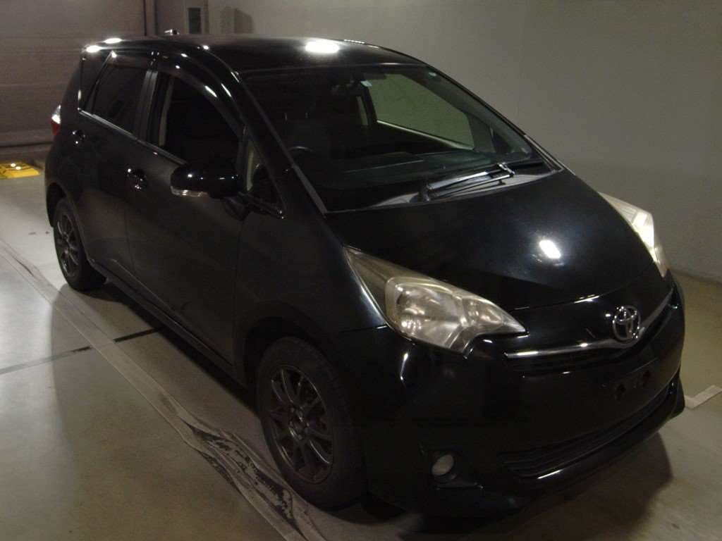 2014 Toyota Ractis NCP125[2]