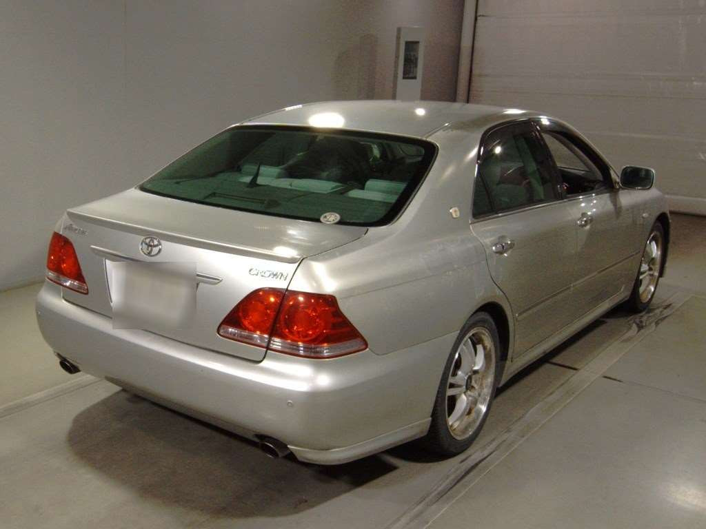 2004 Toyota Crown GRS182[1]