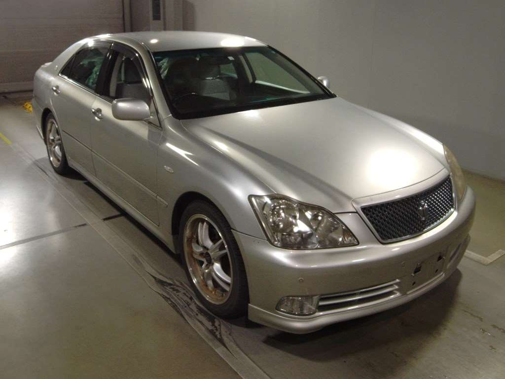 2004 Toyota Crown GRS182[2]