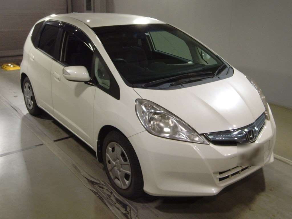 2011 Honda Fit Hybrid GP1[2]