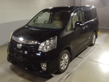 2012 Toyota Noah