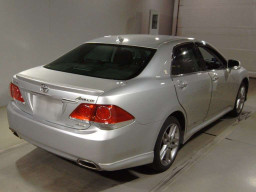 2010 Toyota Crown